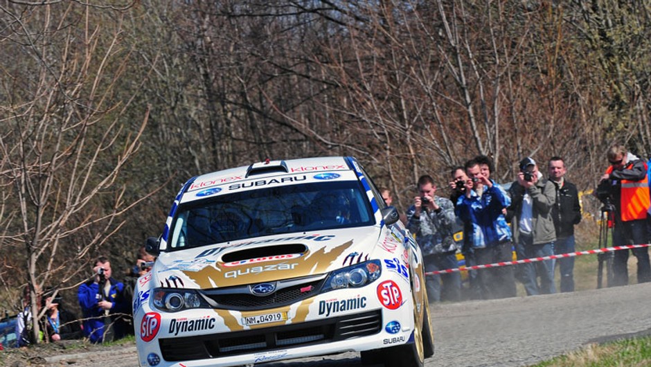 Rajd Elmot 2010: dużo walki w Górach Sowich - Tomasz Kuchar liderem (relacja z 1. etapu)