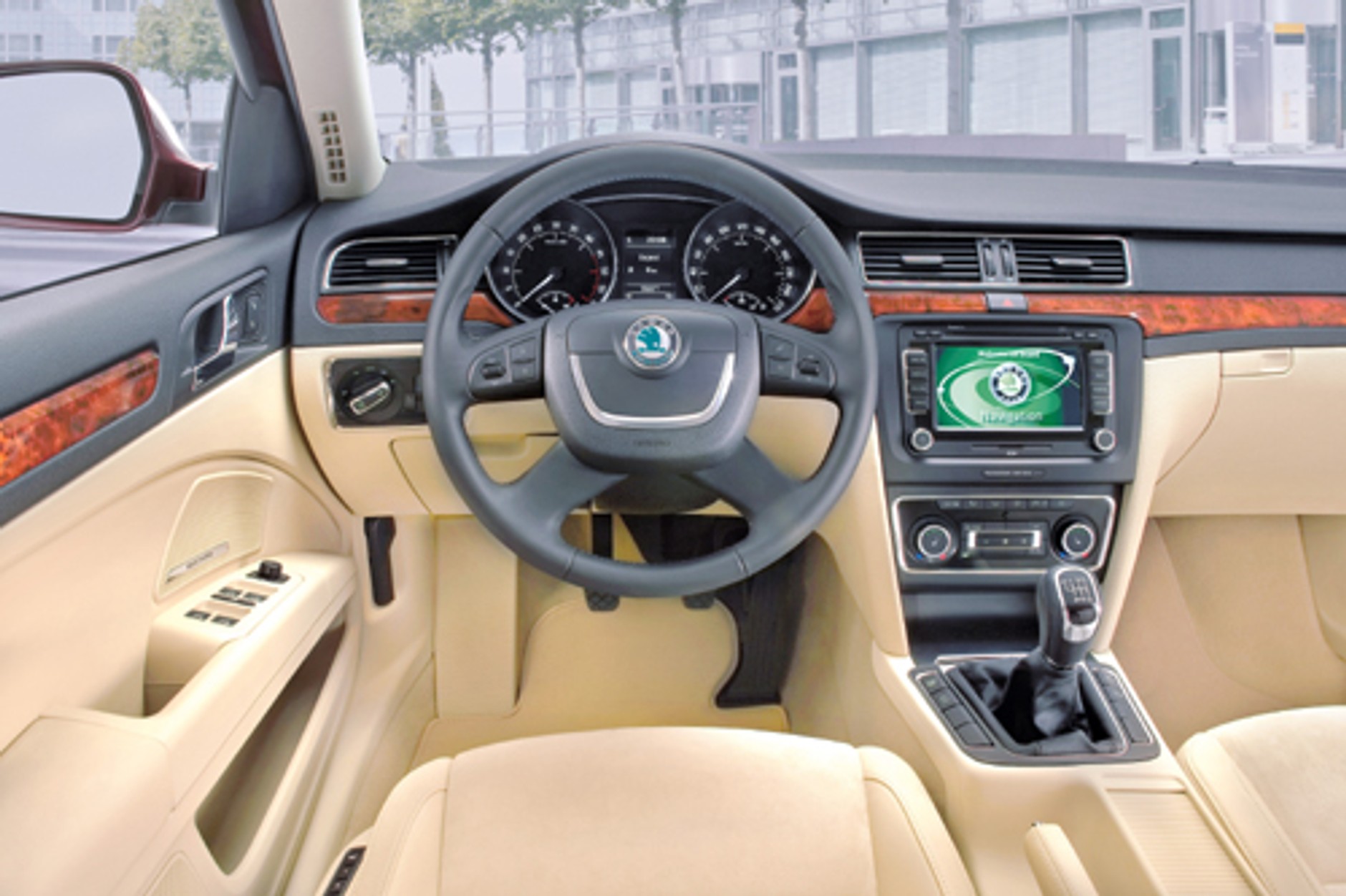 Nowa Skoda Superb - Olbrzym w promocji