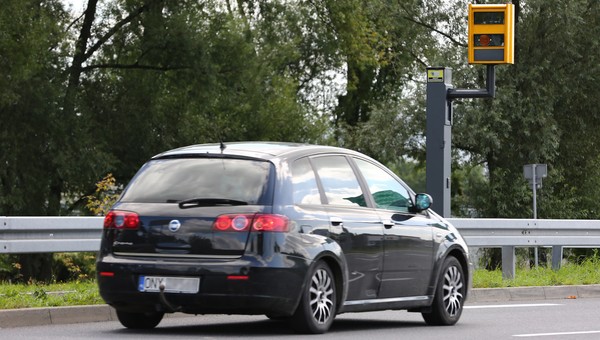 Odcinkowy pomiar prędkości skuteczniejszy od fotoradarów