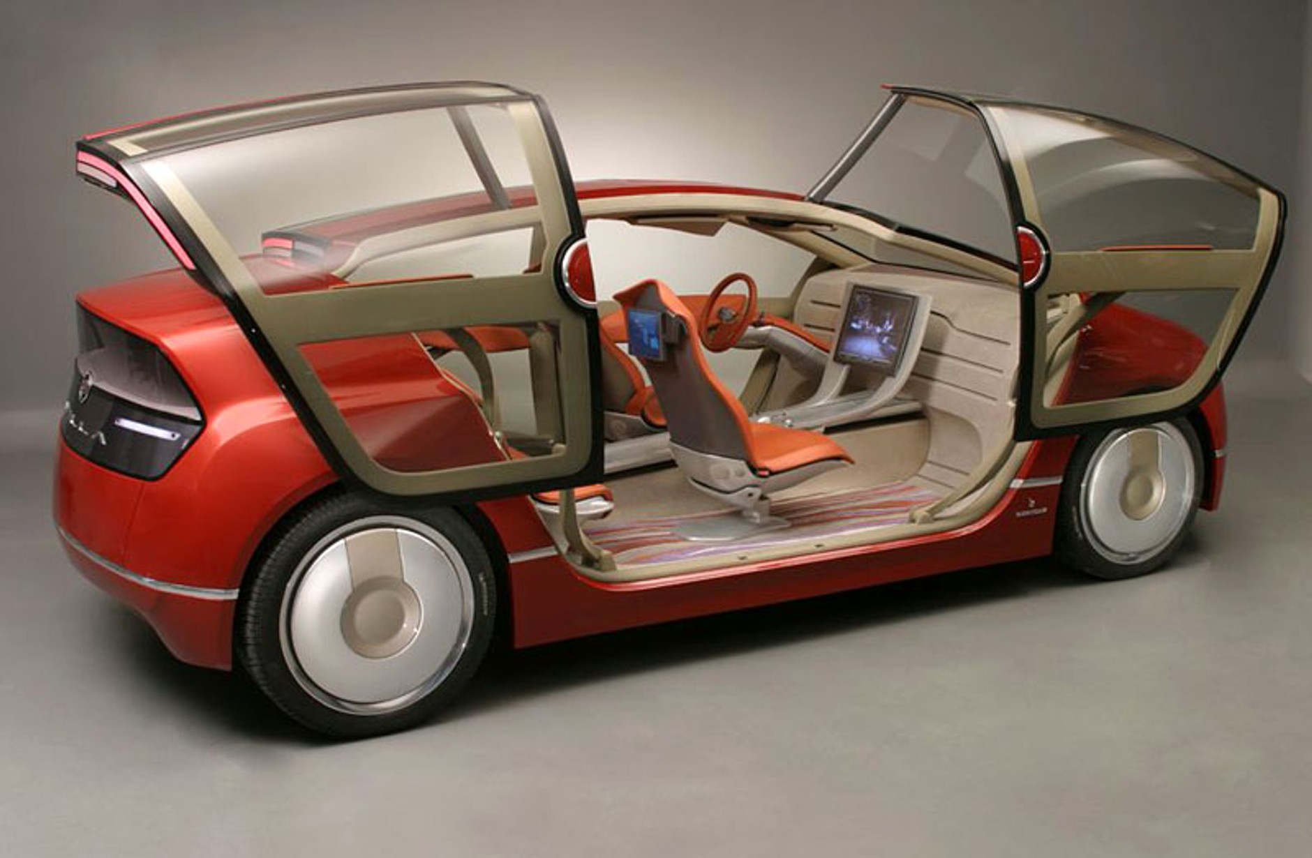 Bertone: kryzys w centrum designu