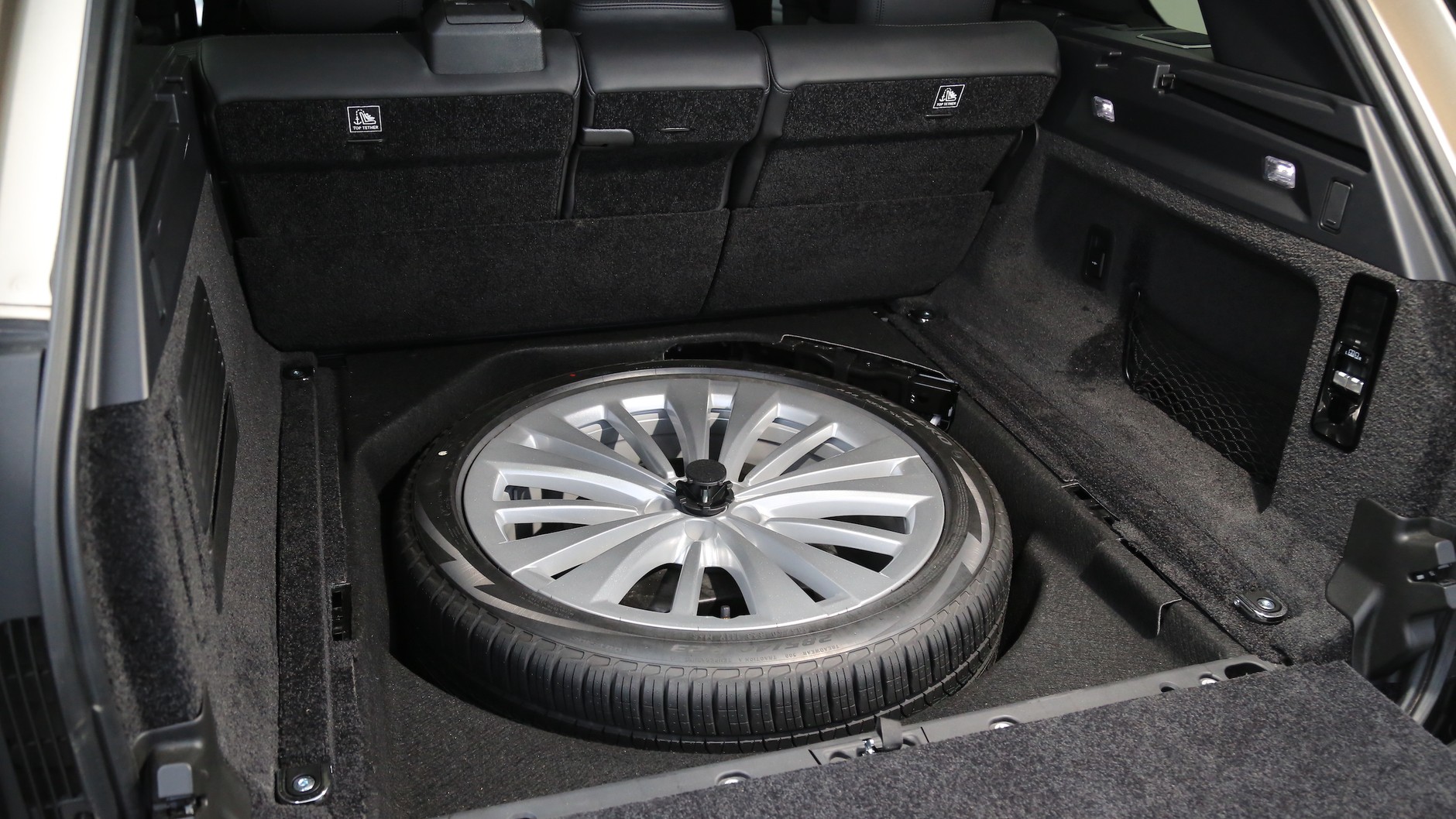 Range Rover LWB P530 First Edition (2022 r., 5. generacja)