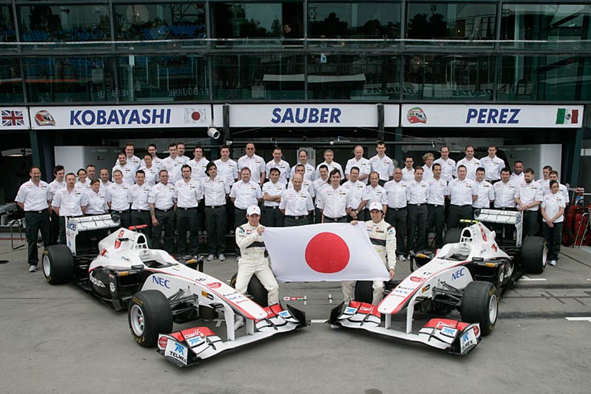 Grand Prix Australii 2011: Vettel znokautował rywali, Pietrow rewelacyjnie zastąpił Kubicę (relacja, wyniki)