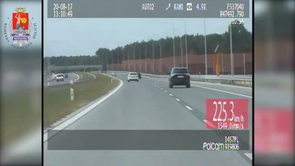 225 km/h - wpadł, bo wyprzedził radiowóz