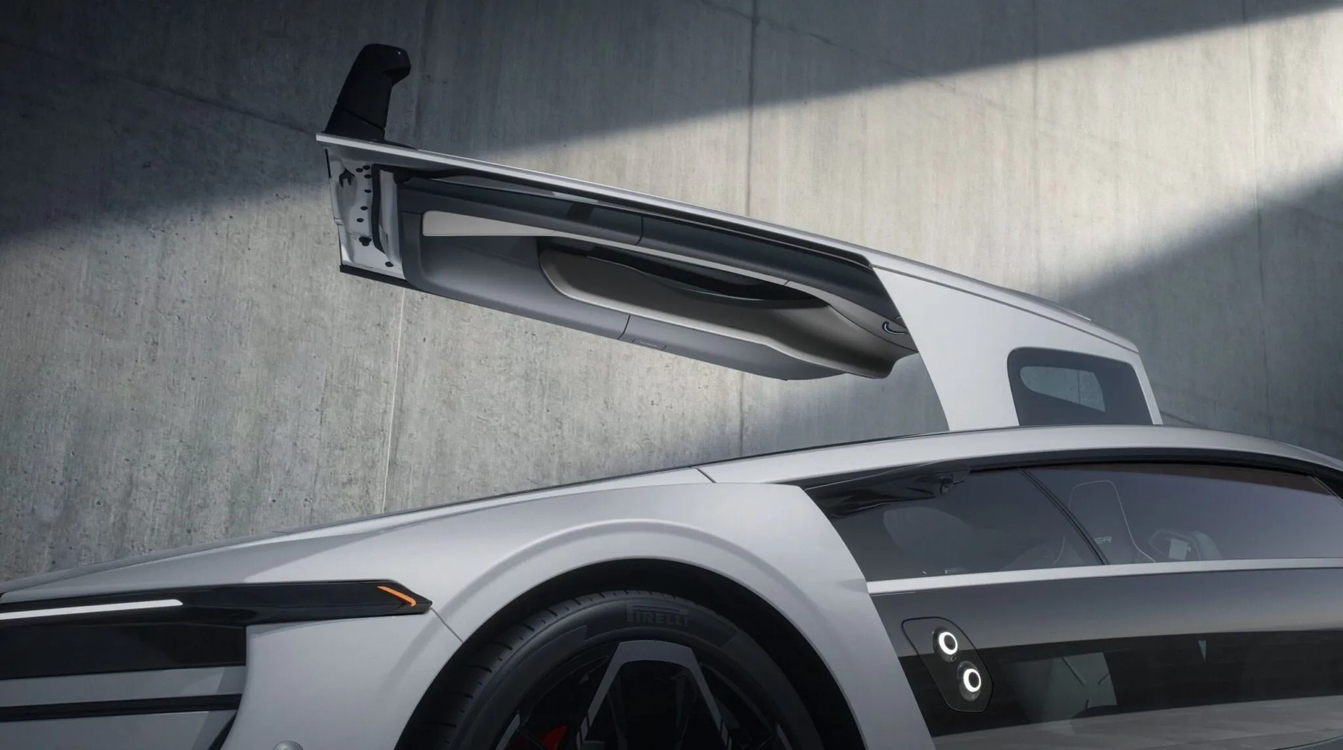 Ceer Exobot Sedan