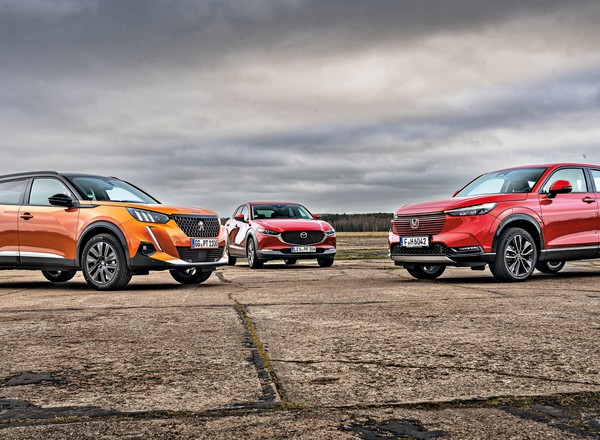 Szukasz auta dla rodziny? Sprawdziliśmy, który model warto kupić - Hondę HR-V, Mazdę CX-30 czy Peugeota 2008