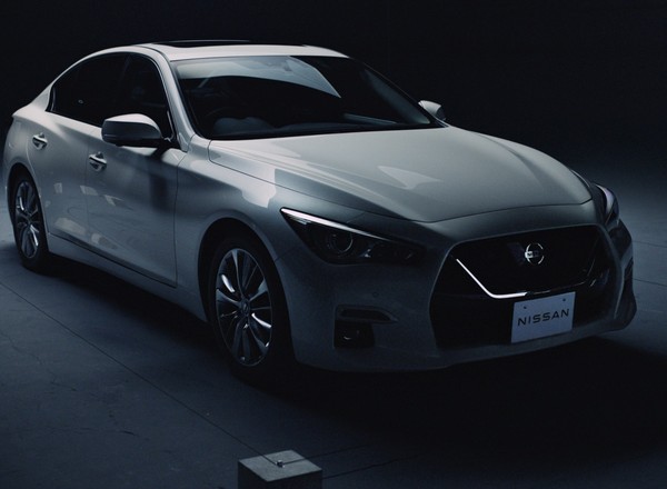 Nissan stworzył wyjątkowego sedana. Jego możliwości daleko wykraczają poza zwykłą jazdę