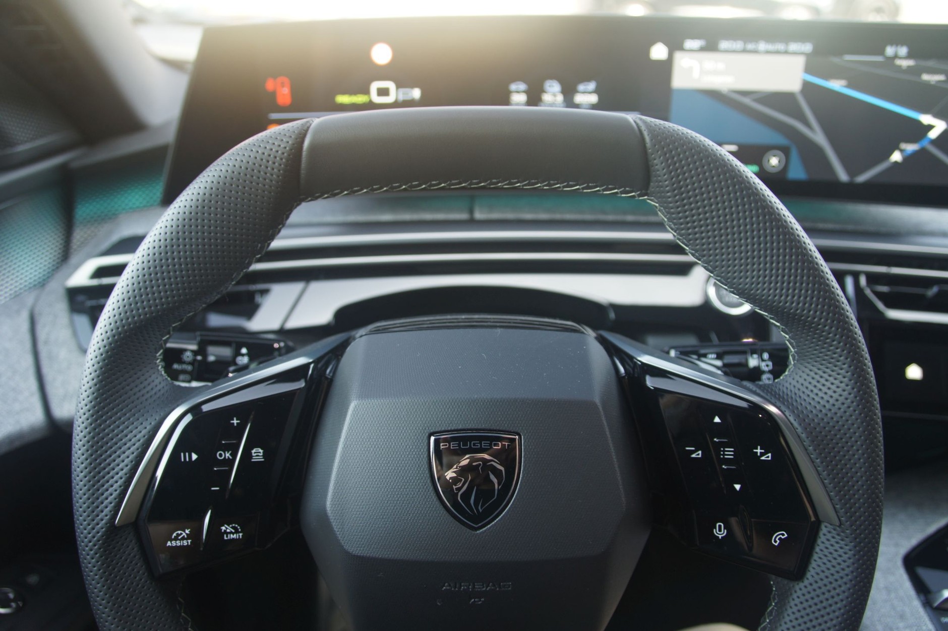 Peugeot E-5008 w pierwszym teście