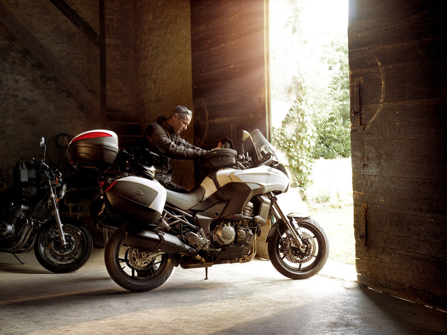 Motocykle i skutery: nowości sezonu 2012