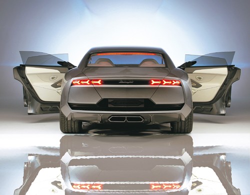 Lamborghini Estoque spotyka Espadę - Ostra limuzyna z bykiem w herbie