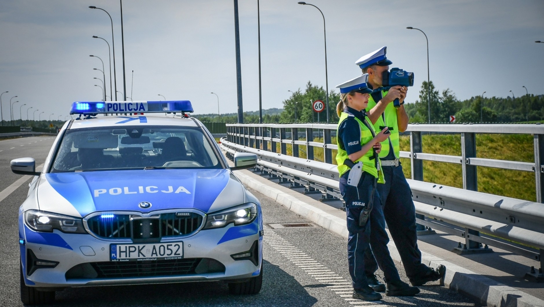 Policyjna kontrola odległości między pojazdami