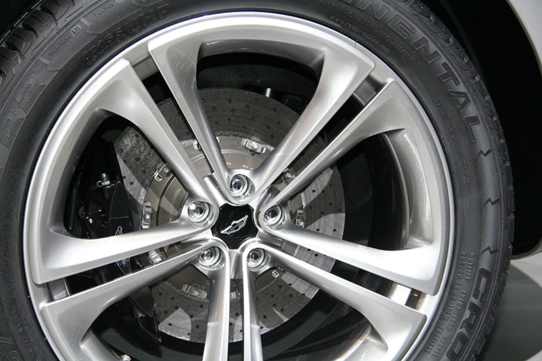 Genewa 2009: Lagonda Concept – odrodzenie słynnej marki (wideo)