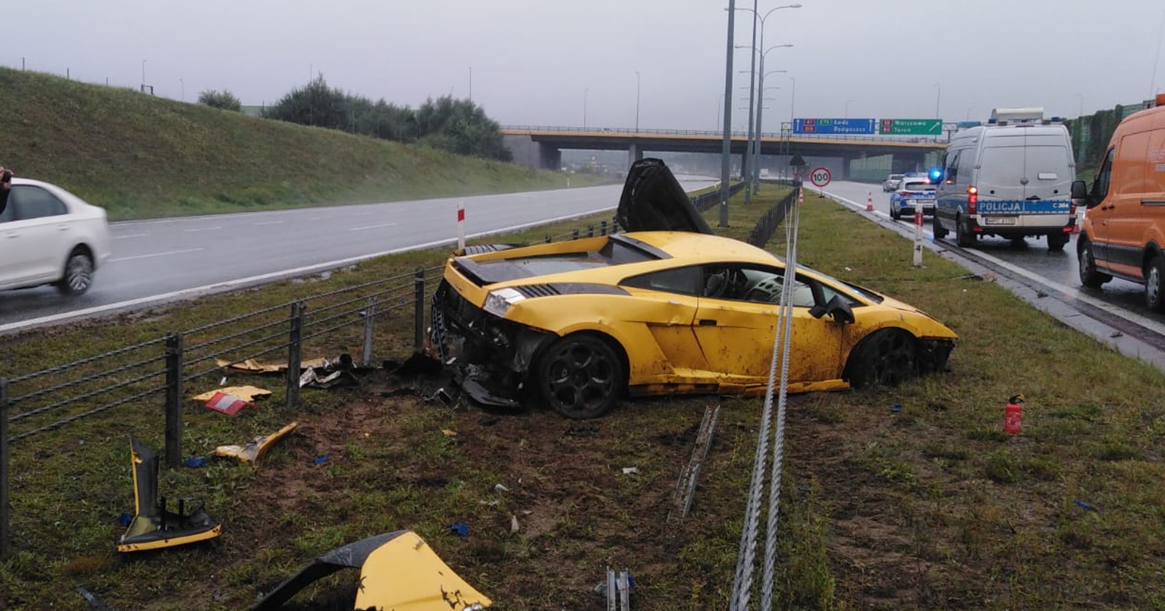 Lamborghini Gallardo rozbite na A1 w okolicach Torunia