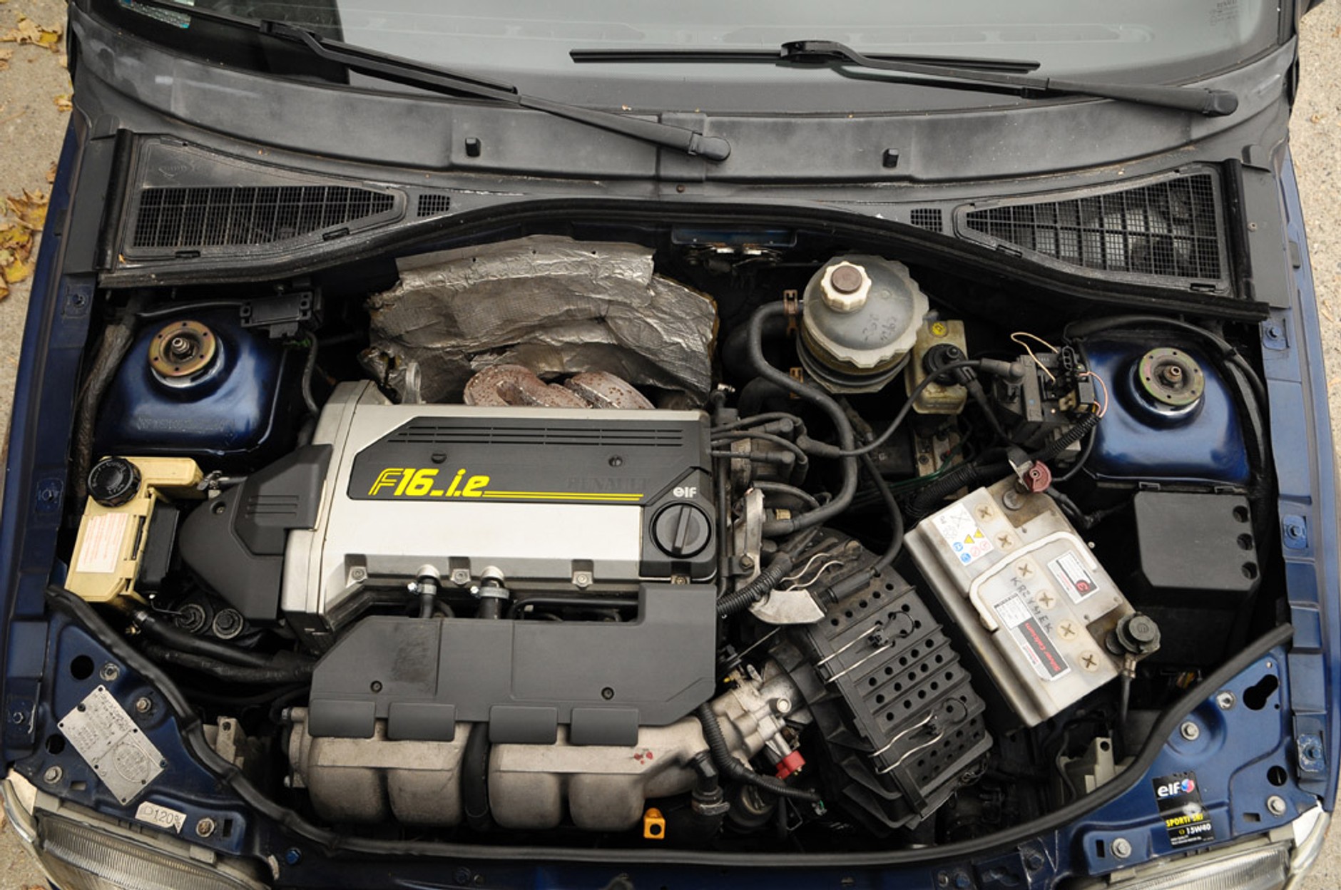 Renault Clio 1.8 16V: dziarski staruszek czy kupa złomu?