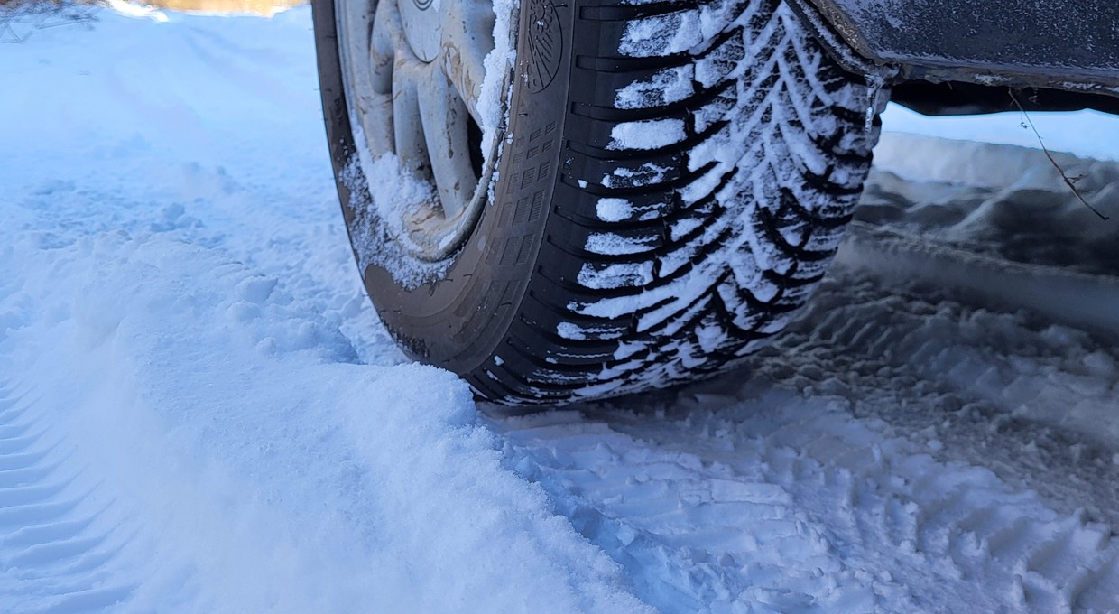 Przez ten system nie wyjedziesz z zaspy. Ma go każde nowe auto. Jak go wyłączyć?