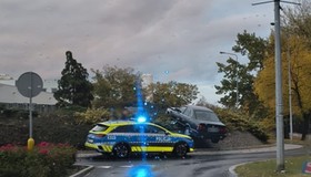 BMW serii 5 "zaparkowane" na Rondzie Gedii w Nowej Soli