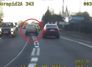Kierowca BMW uciekał przed policją. W aucie coś znaleziono [WIDEO]