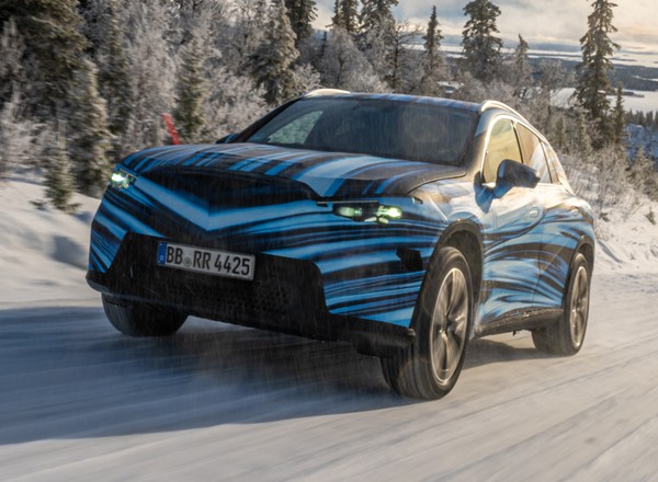 Mercedes testuje w ekstremalnych warunkach nowe GLC EQ. Zastąpi model EQC