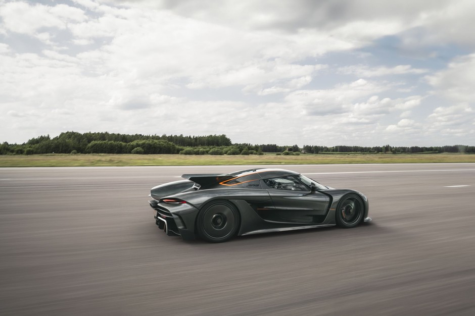 Koenigsegg Jesko Absolut na szwedzkim lotnisku