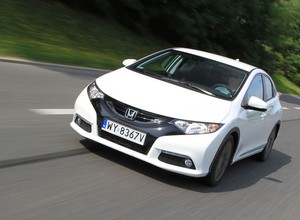 Nietuzinkowy hatchback - Test Hondy Civic 1.8