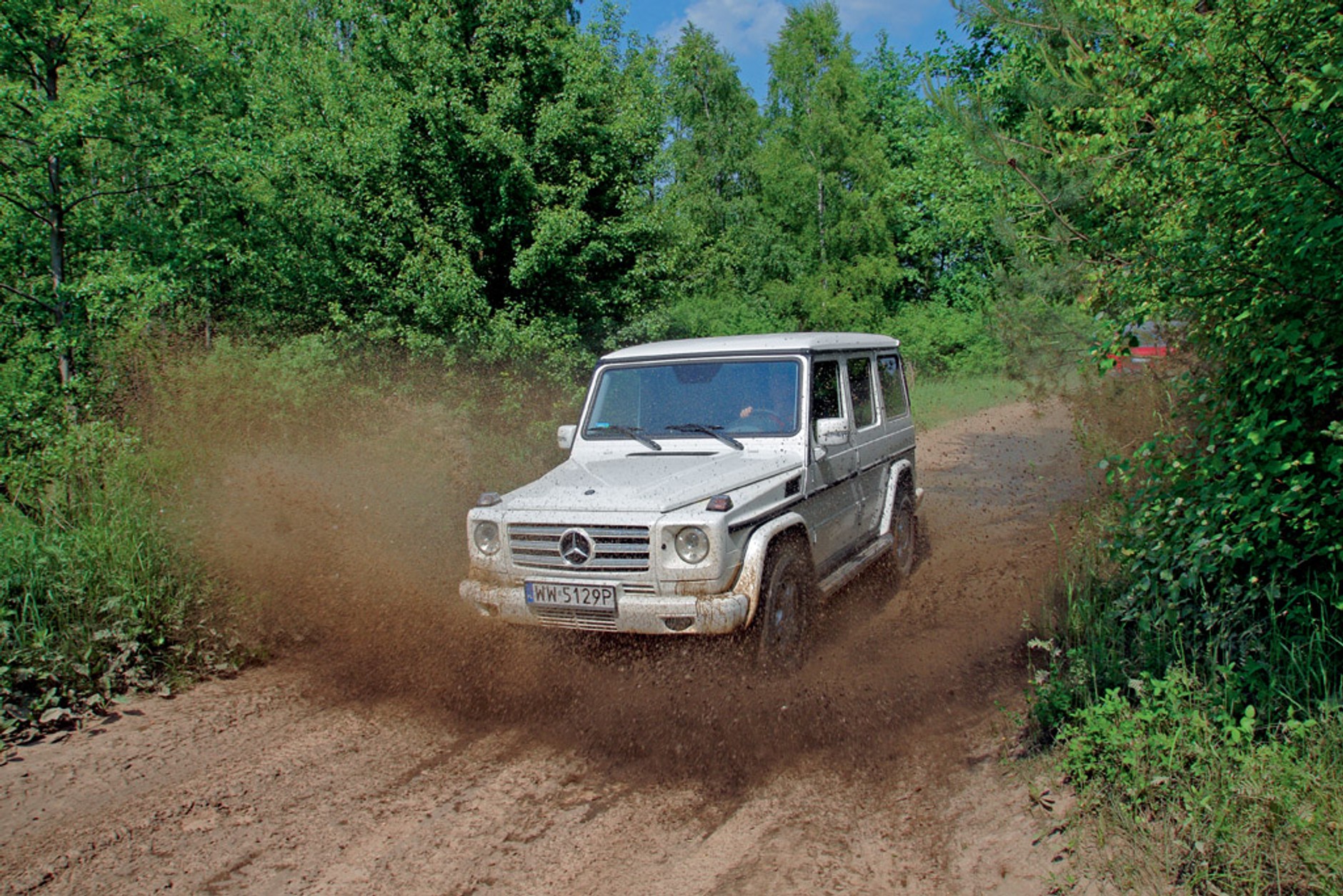 Mercedes G 350 kontra Land Rover Defender i Honker 2000: czy prawdziwe terenówki są na wymarciu?