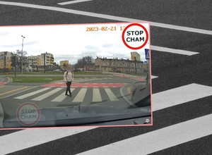 Pieszy z Bydgoszczy postanowił przetestować cierpliwość kierowcy [WIDEO]