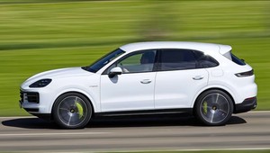 Czas na pierwszy przegląd naszego Porsche. Kilka rzeczy zapisaliśmy w dzienniku testowym