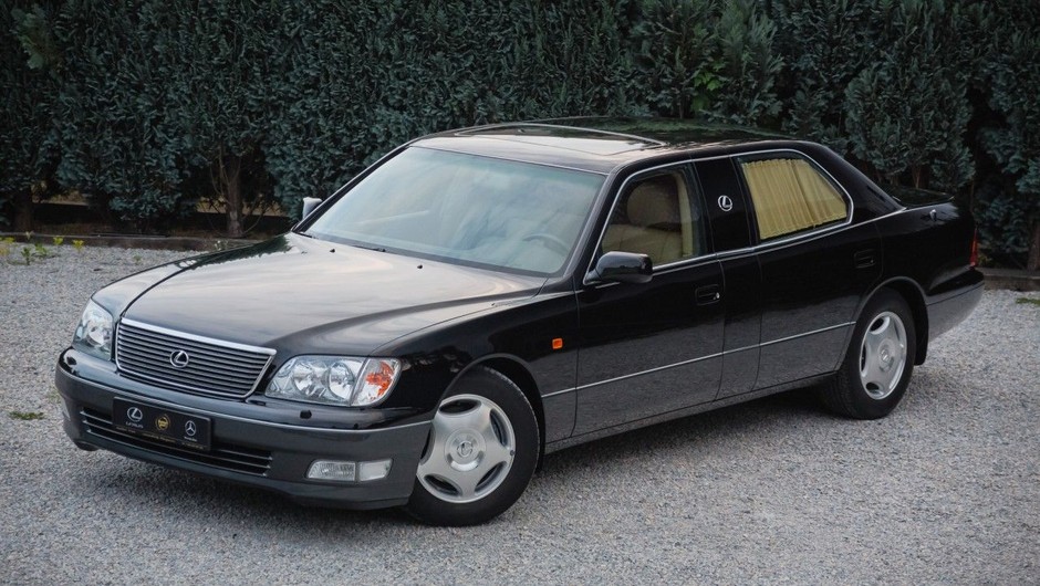 Lexus LS 400 – wyjątkowa historia wyjątkowo długiej limuzyny