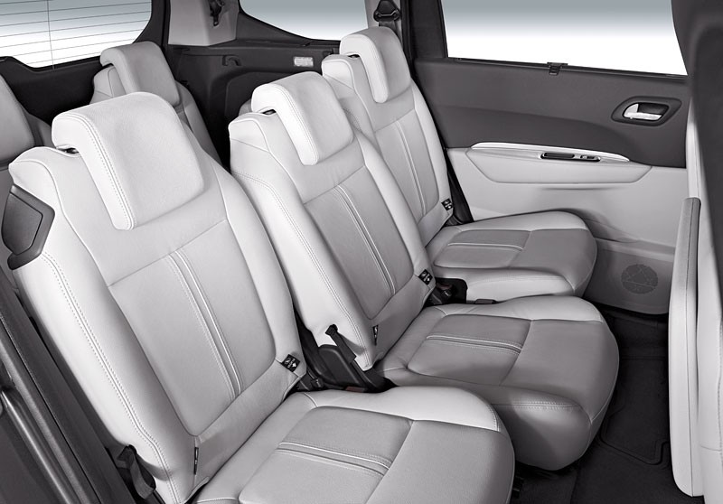 Peugeot: 5008 - duży, wygodny, nowoczesny, dla 5 lub 7 osób