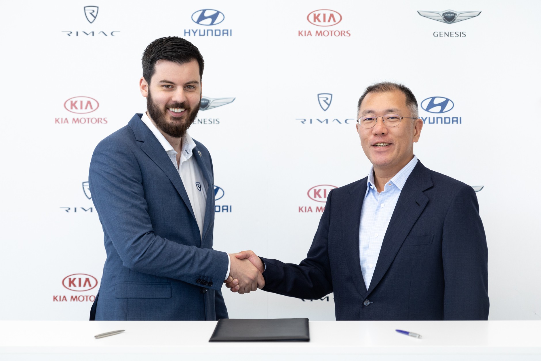 Wiceprezes Hyundai Motor Group Euisun Chung i Mate Rimac z firmyRimac Partnership 1