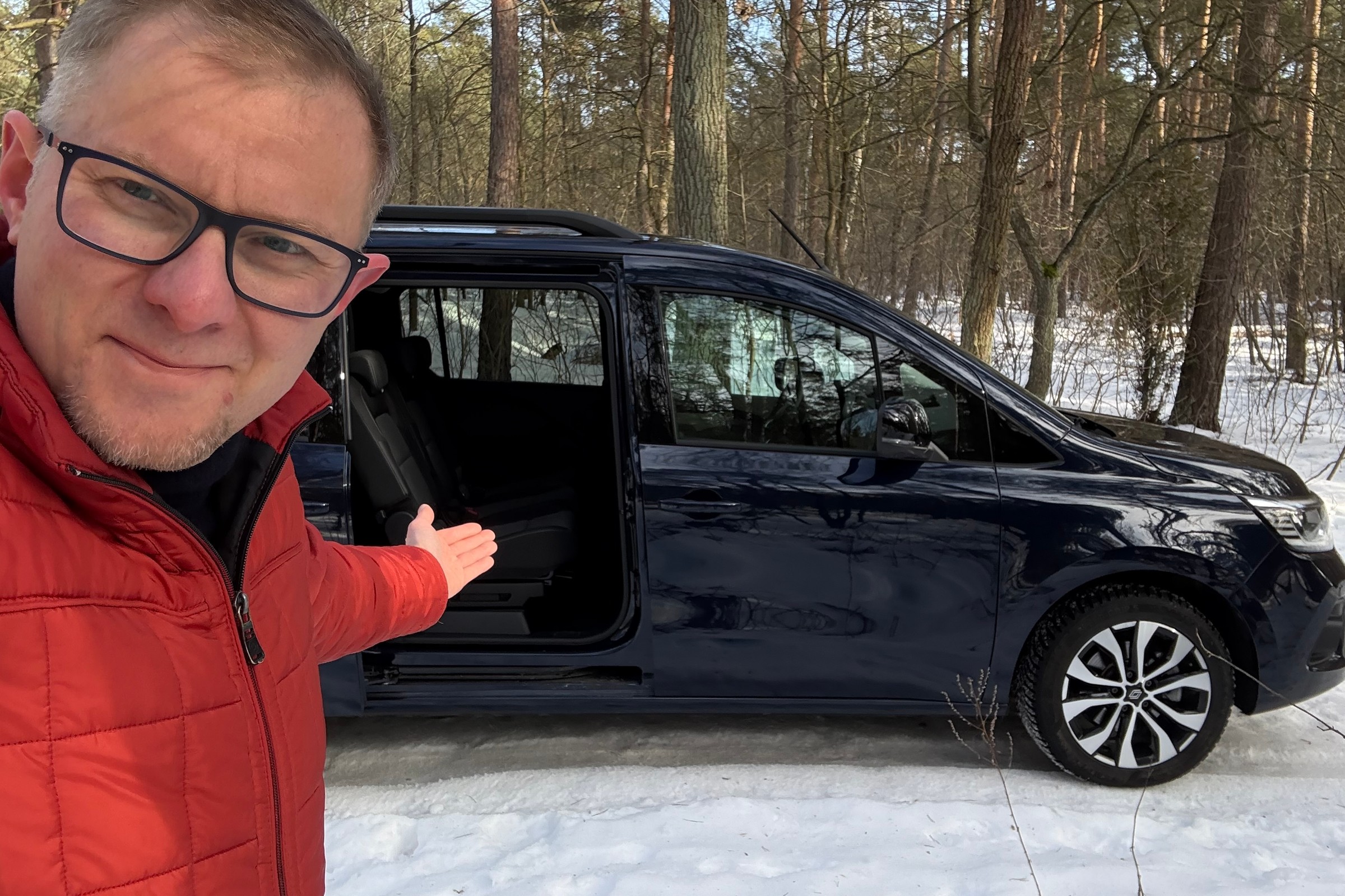 Jeździłem Renault Grand Kangoo. Niezbyt ładne, ale tanie i siedmioosobowe