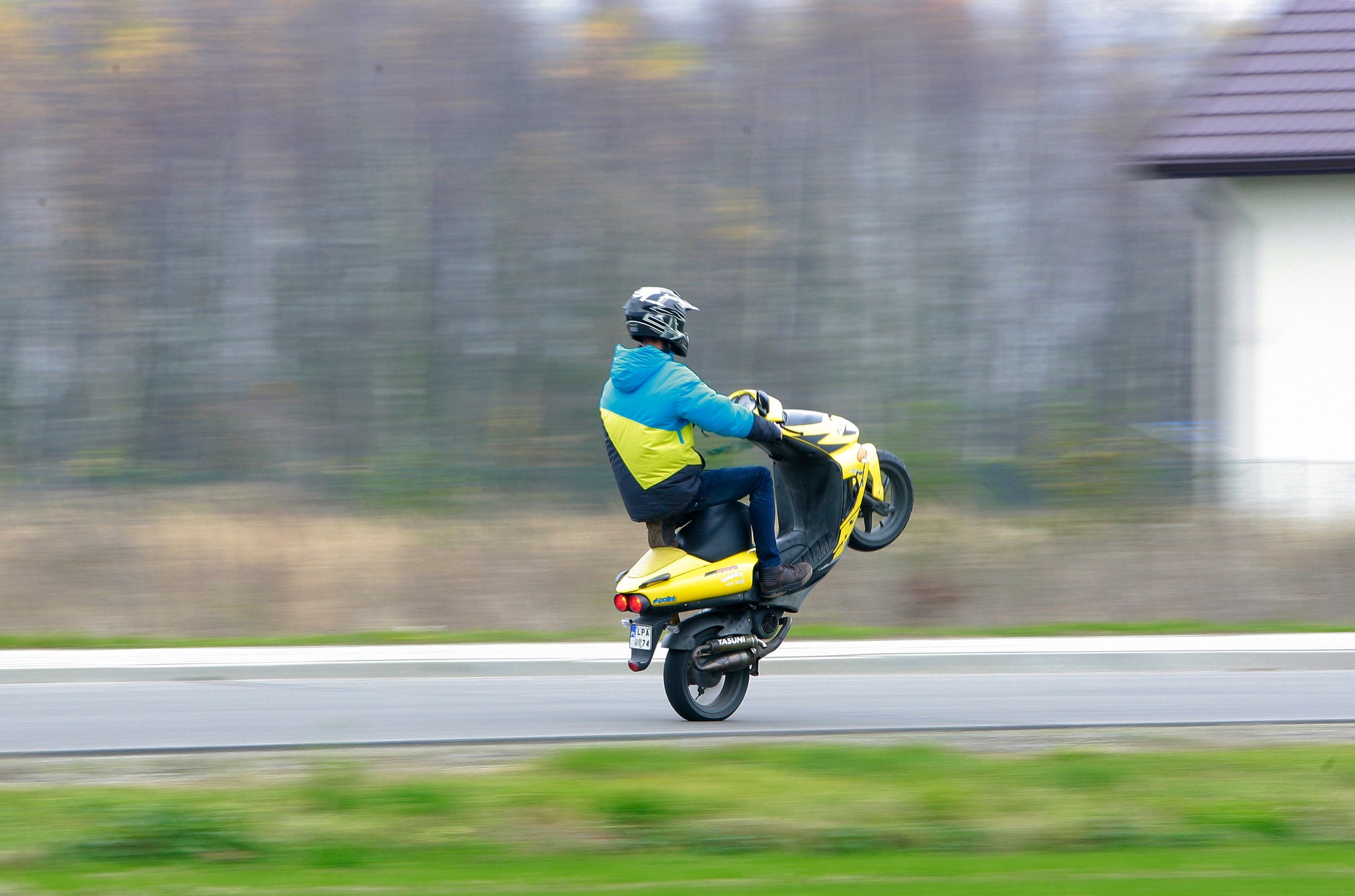 Motorower: mały, a  umiarkowanie bezpieczny