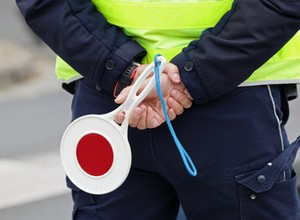 Łamał przepisy jeden po drugim. 20-latek z BMW dostał 5 tys. zł mandatu, a na tym nie koniec