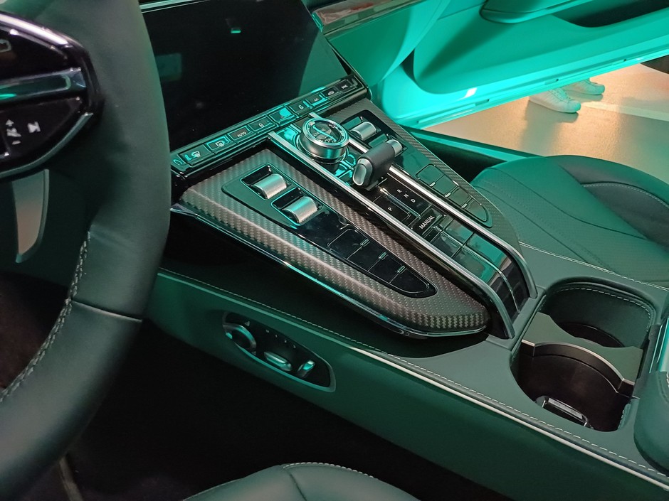 Aston Martin Vantage 2024