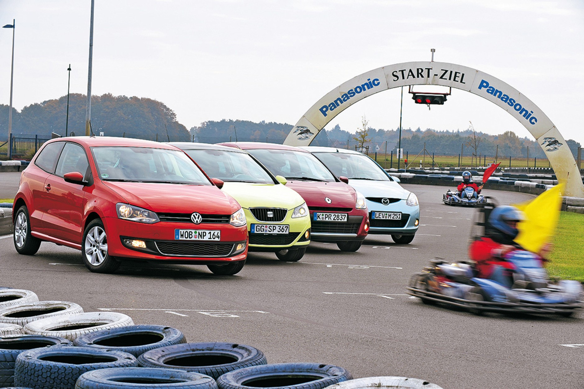 Z małych ścigaczy wiele radości - Prównanie: Volkswagen Polo kontra Seat Ibiza, Renault Clio i Mazda 2