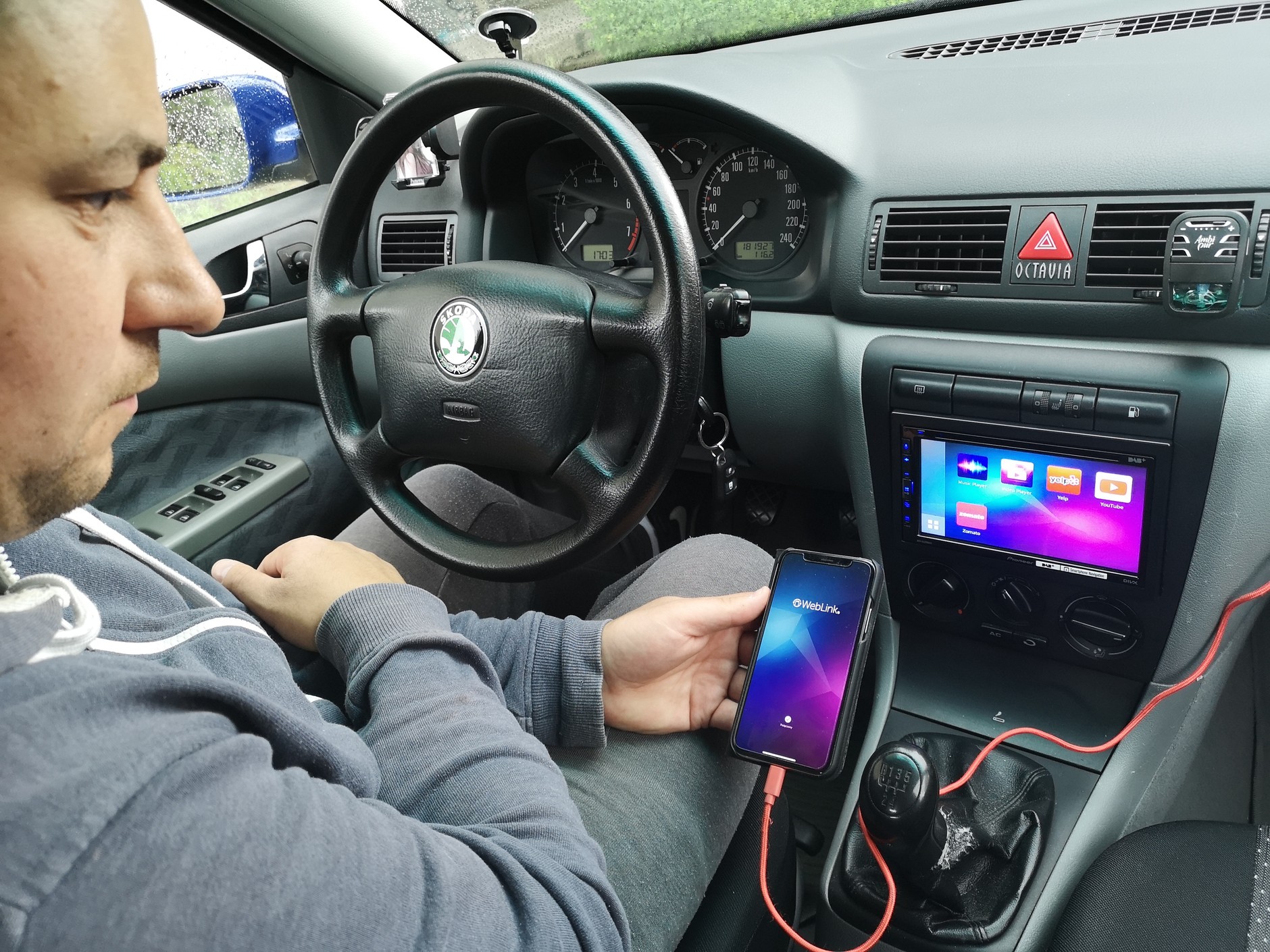 Test Pioneer AVH-Z5200DAB
