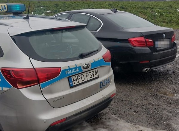 Policjanci zauważyli kierowcę BMW. Grożą mu 3 lata więzienia