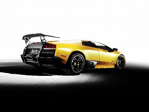 Lamborghini Murcielago LP670-4 SV - Lżejsze, szybsze i mocniejsze jeździ bokiem. Zobacz wideo
