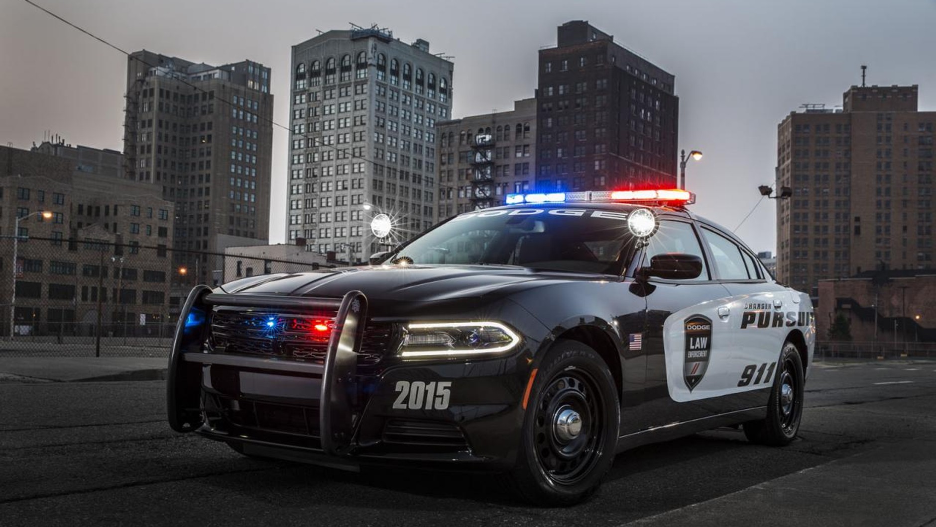 Policjanci wykonali manewr PIT Dodge'em Chargerem Pursuit