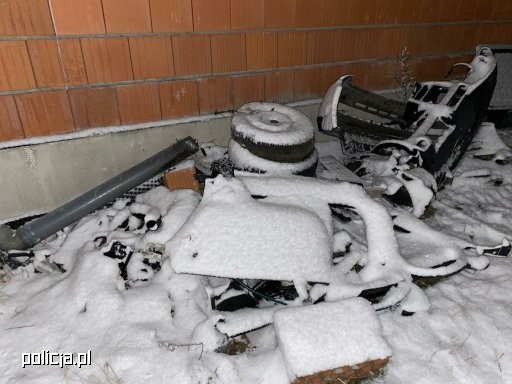 Policja zlikwidowała "dziuplę" i odzyskała siedem skradzionych aut