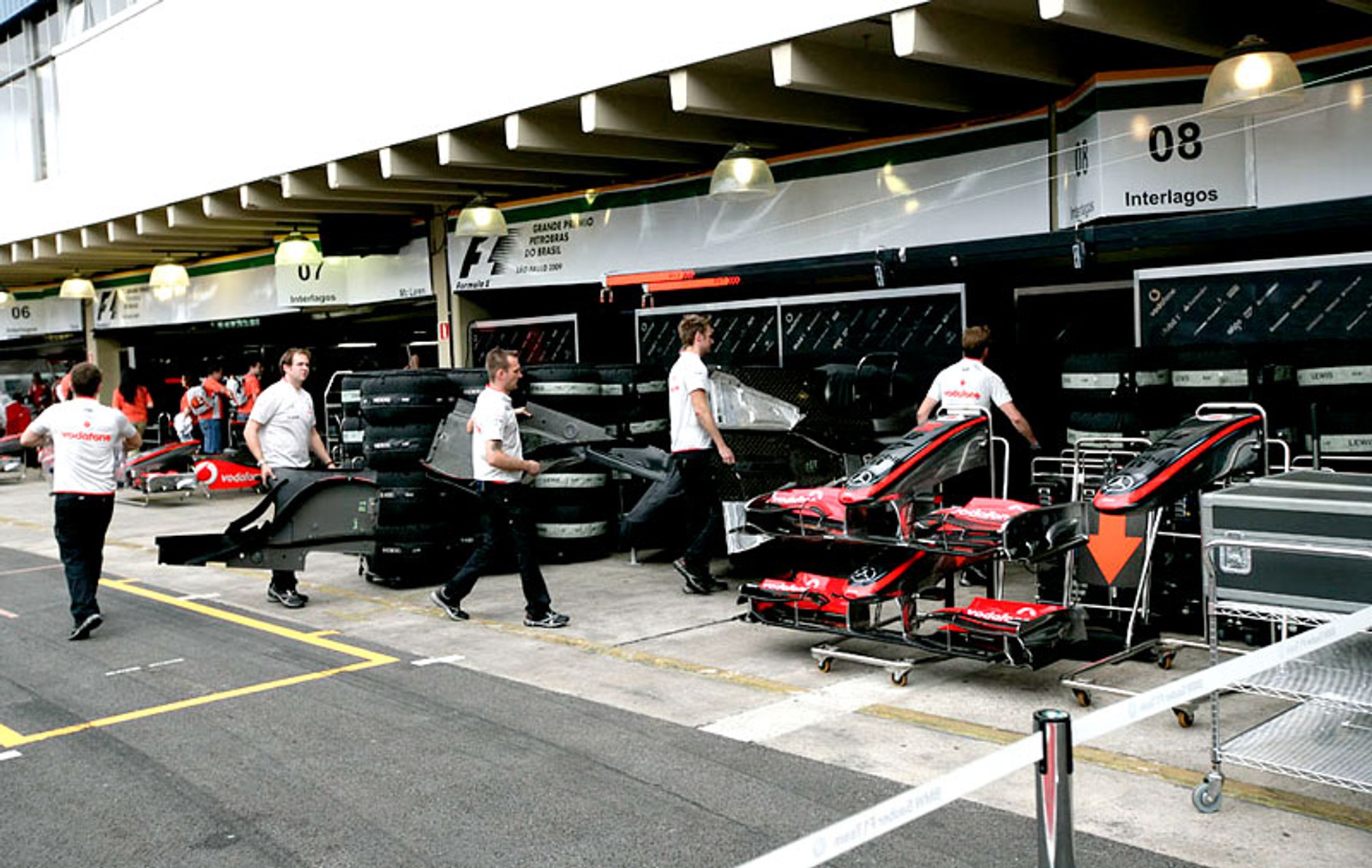 Grand Prix Brazylii 2009: Jenson Button mistrzem świata - fotogaleria Jiří Křenek