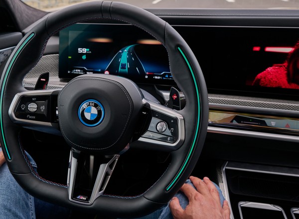 BMW osiągnęło to, czego nawet Tesla nie może. Nowy poziom automatyzacji