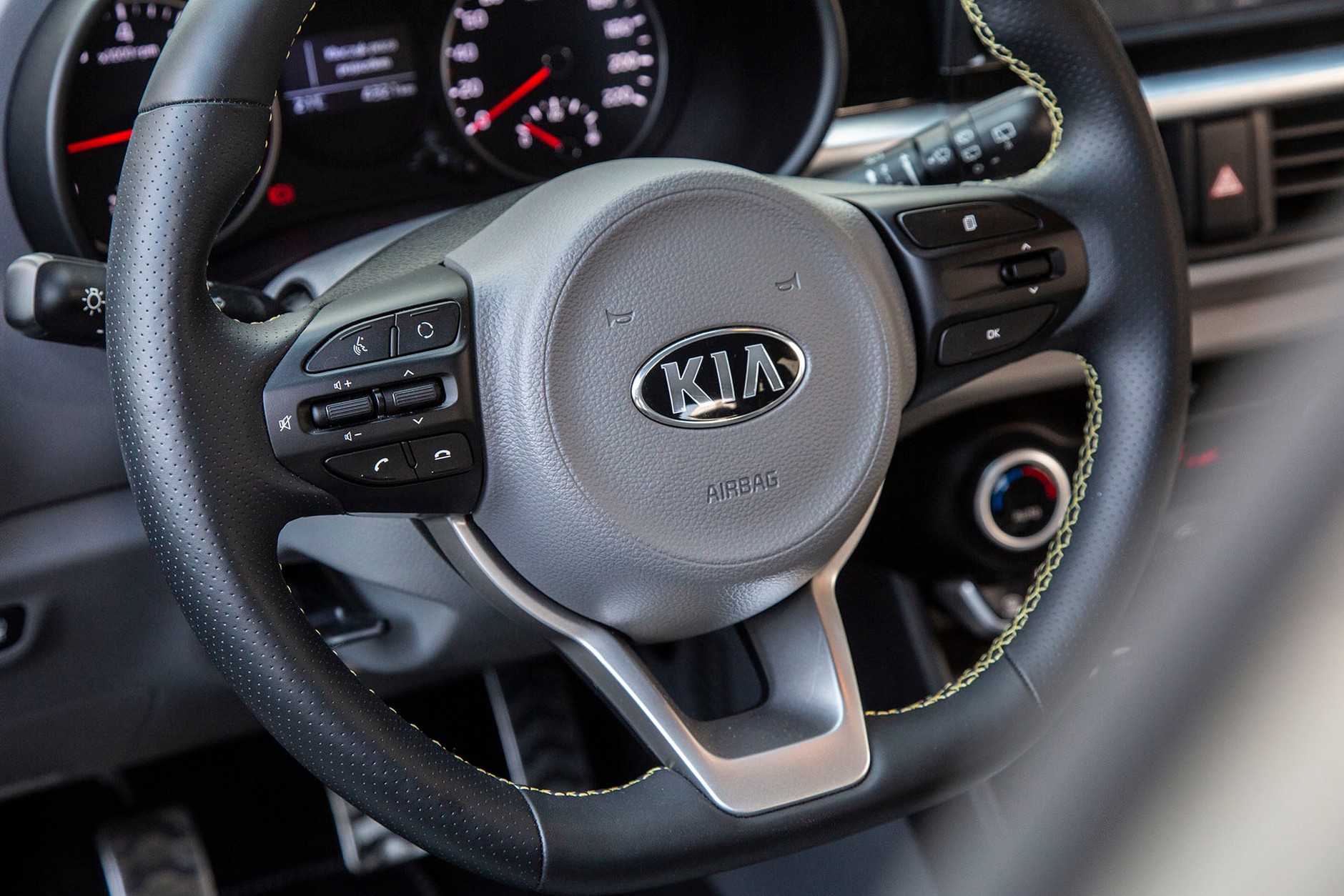 Kia Picanto 1.2 X-line - mała, szybka, wygodna