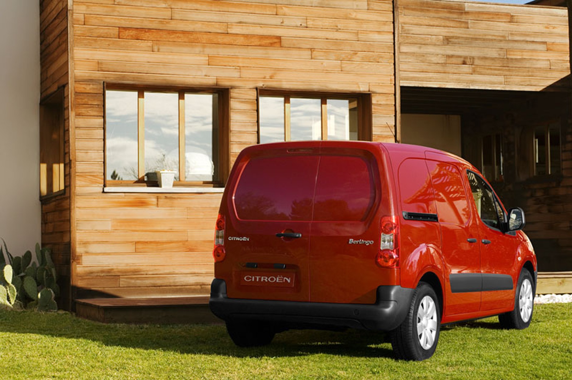 Peugeot Partner i Citroën Berlingo otrzymają nowy silnik 1,6 VTi (Euro 5)