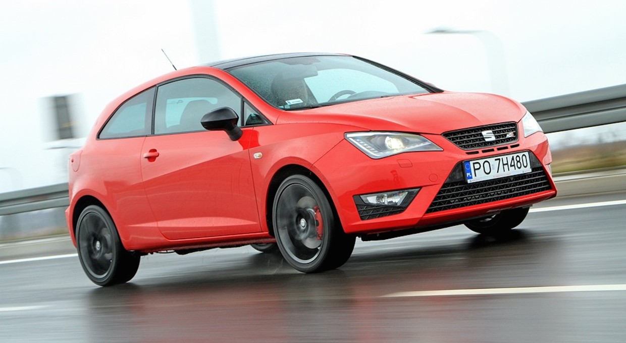 Cupra pierwsza na światłach?