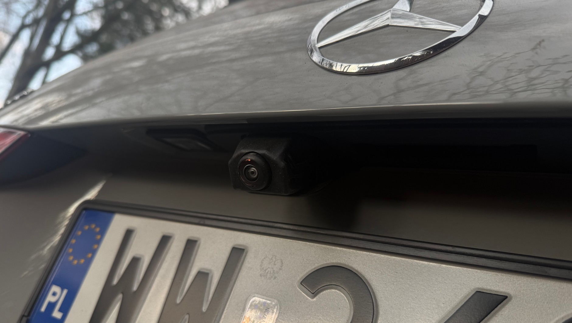 Mercedes C300 de – kamera cofania bez sensu chowa się i wysuwa podczas jazy, hałasując