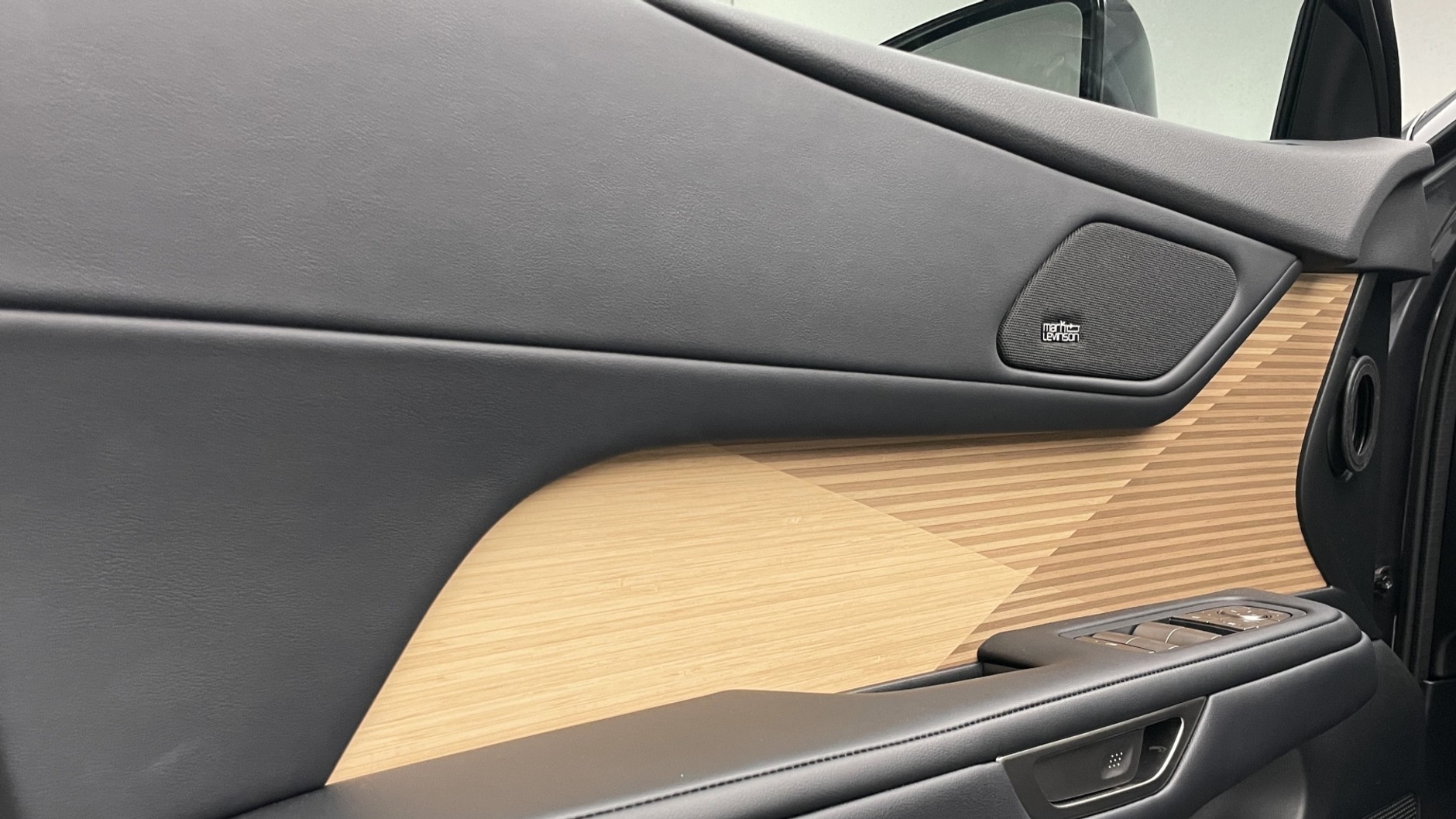 Nowy Lexus ES (2025)