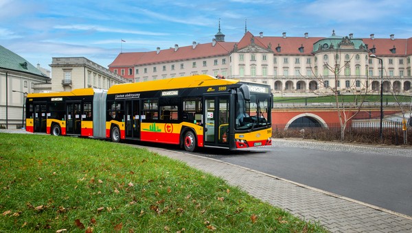 Warszawa rozbuduje flotę autobusów. MZA zamówiły 79 Solarisów