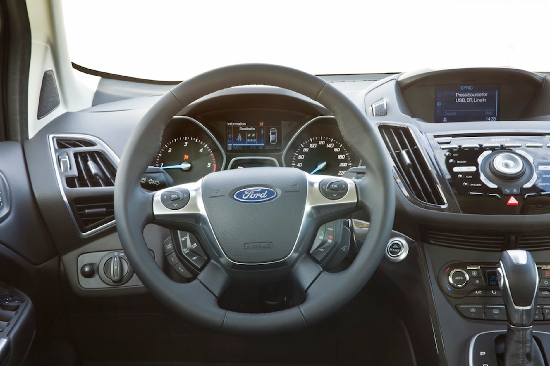 Nowy Ford Kuga z polskimi cenami
