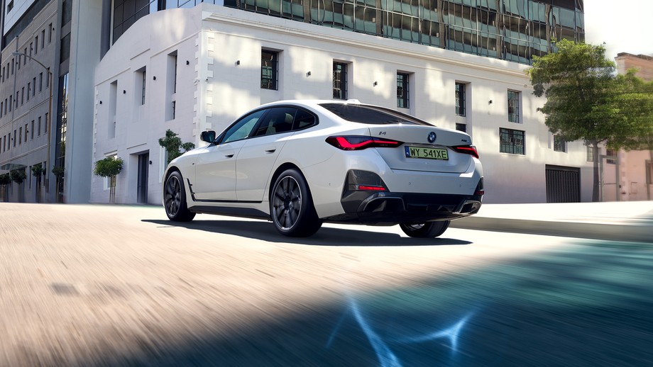 BMW i4