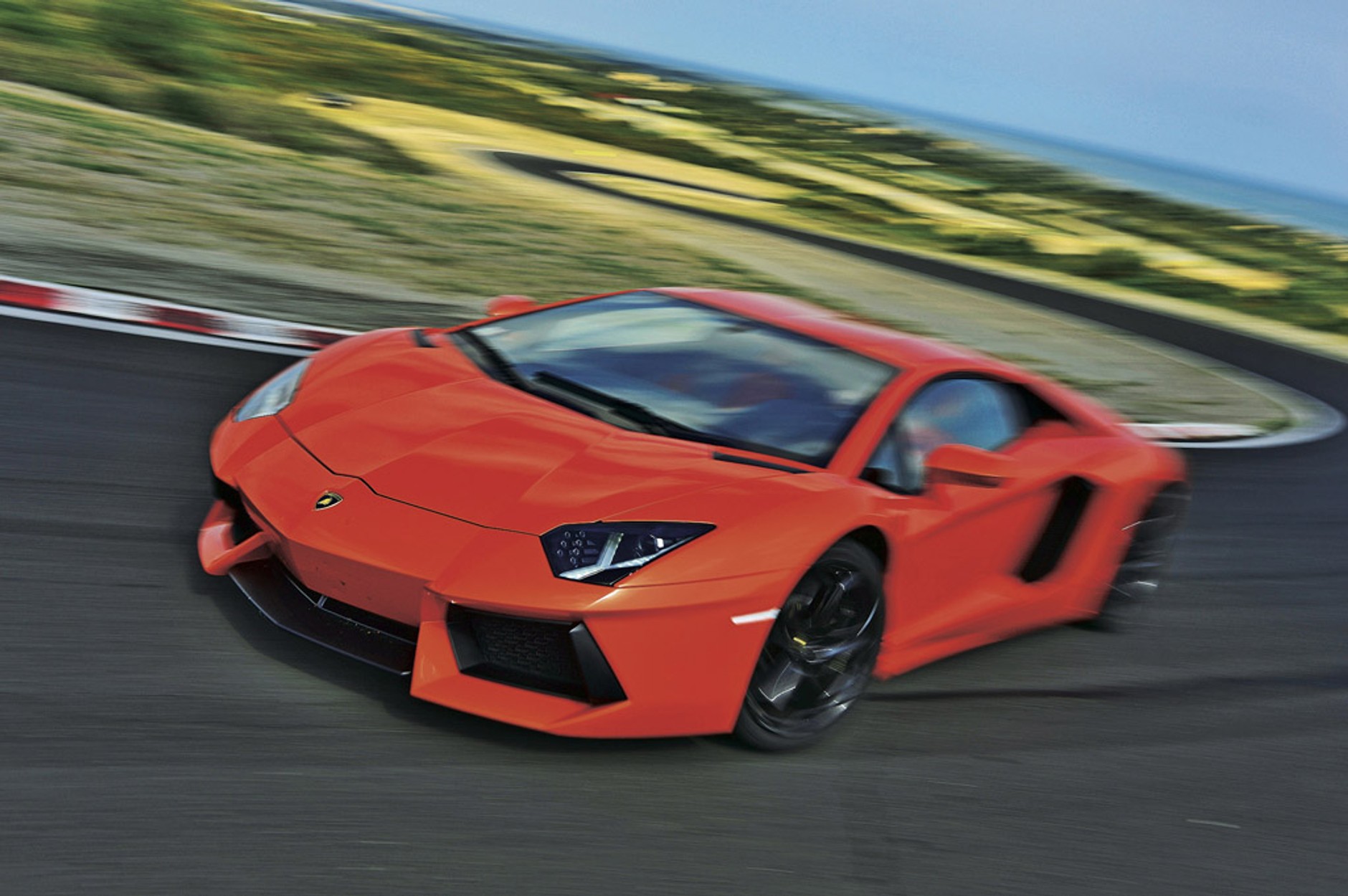 Megatest supersportowych samochodów